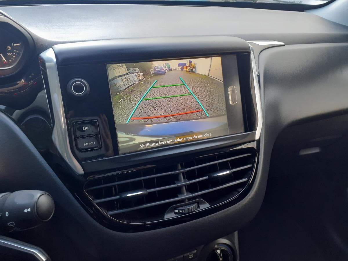 Peugeot 208 1.2 · Ano 2016 — imagen 25