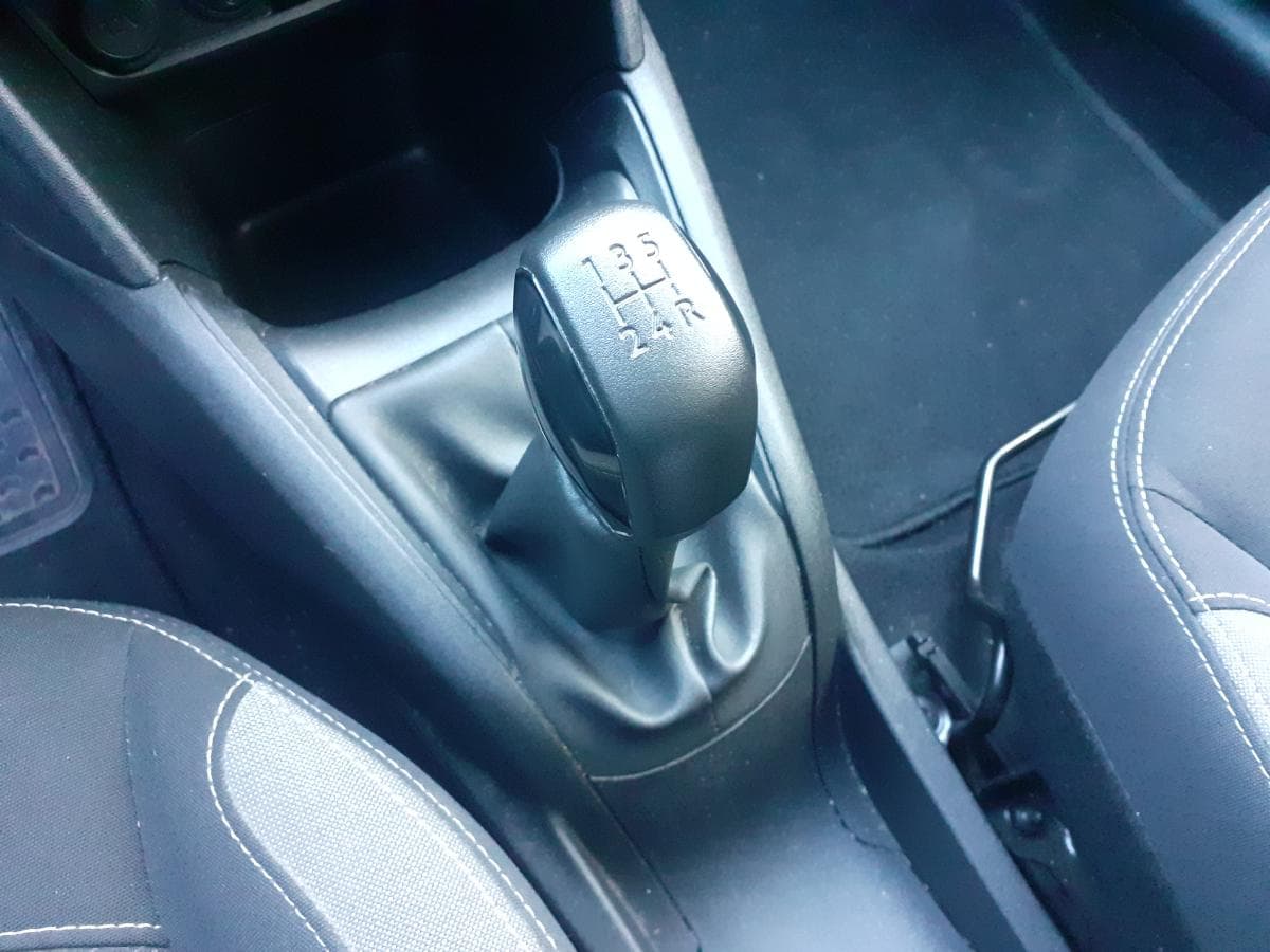 Peugeot 208 1.2 · Ano 2016 — imagen 27