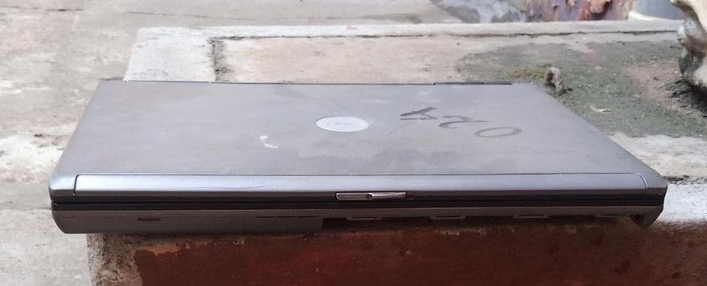 Laptop Dell · — image 2