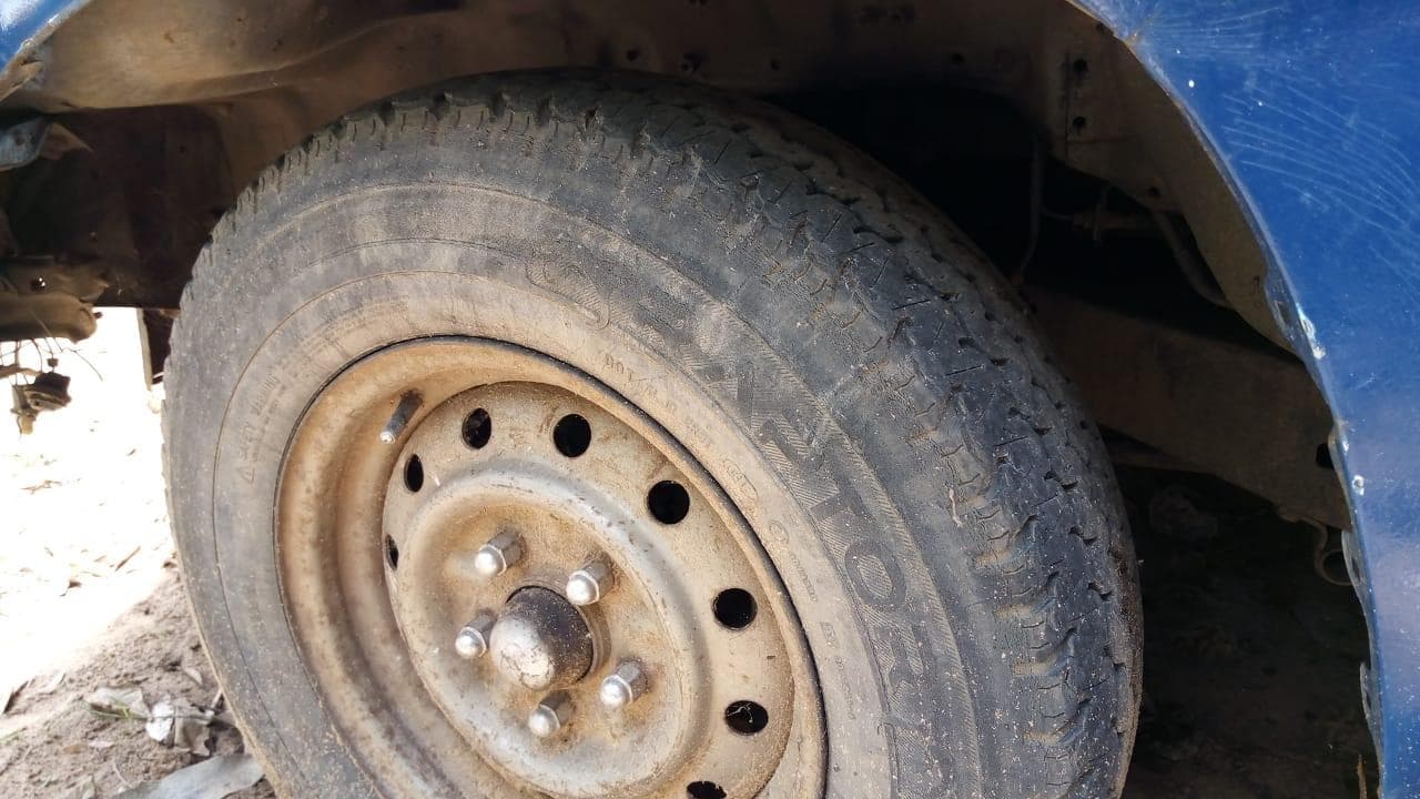 Toyota Hilux · — image 8