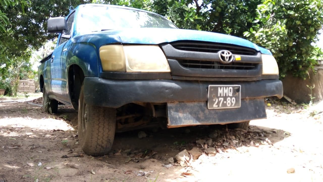 Toyota Hilux · — image 1