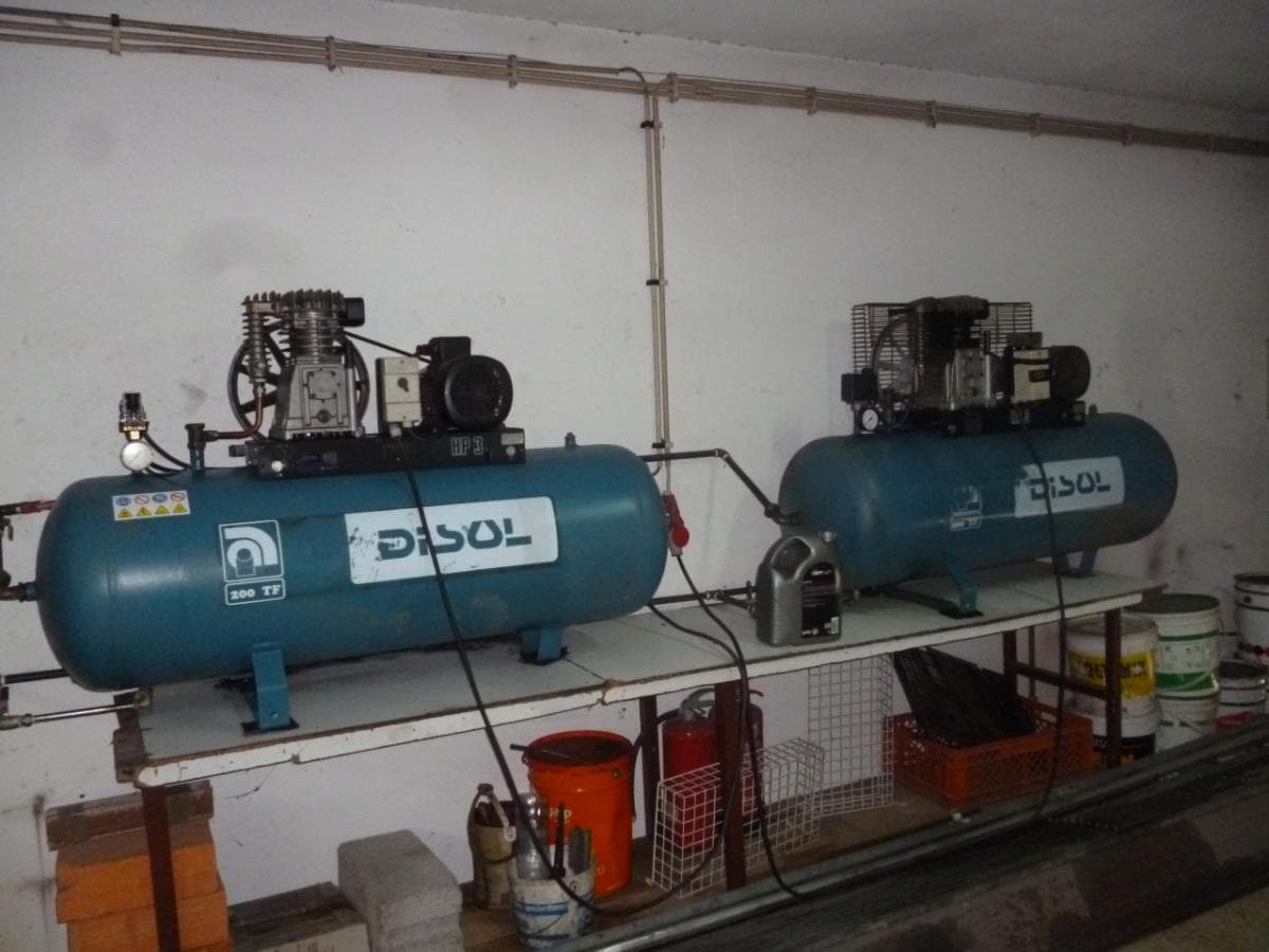 Armários vestiários · Compressores · Equipamento Diverso — imagen 5