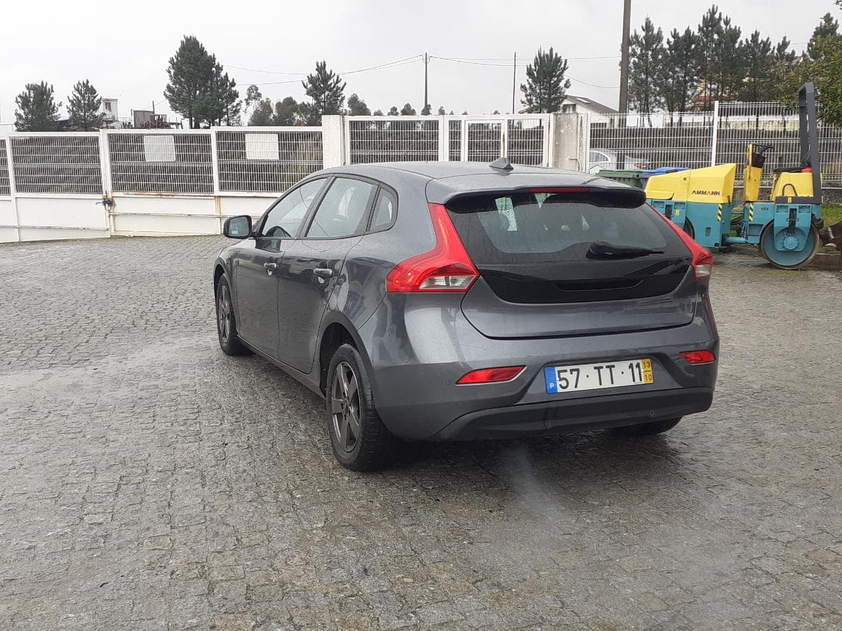 Volvo V40 D2 · Ano 2013 — imagen 6