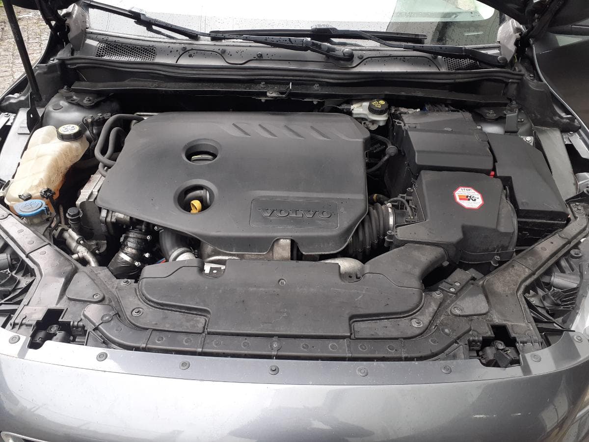 Volvo V40 D2 · Ano 2013 — imagen 9