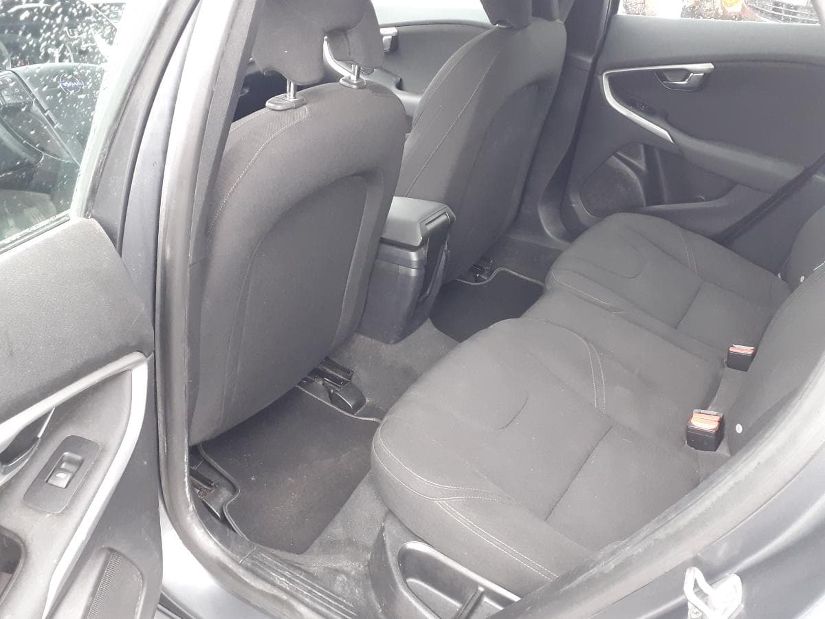 Volvo V40 D2 · Ano 2013 — imagen 16