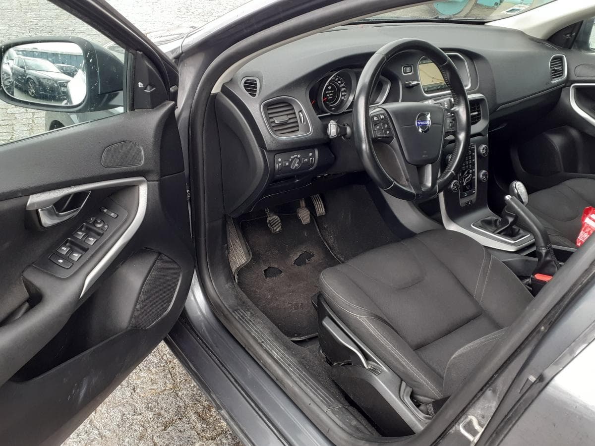 Volvo V40 D2 · Ano 2013 — imagen 15