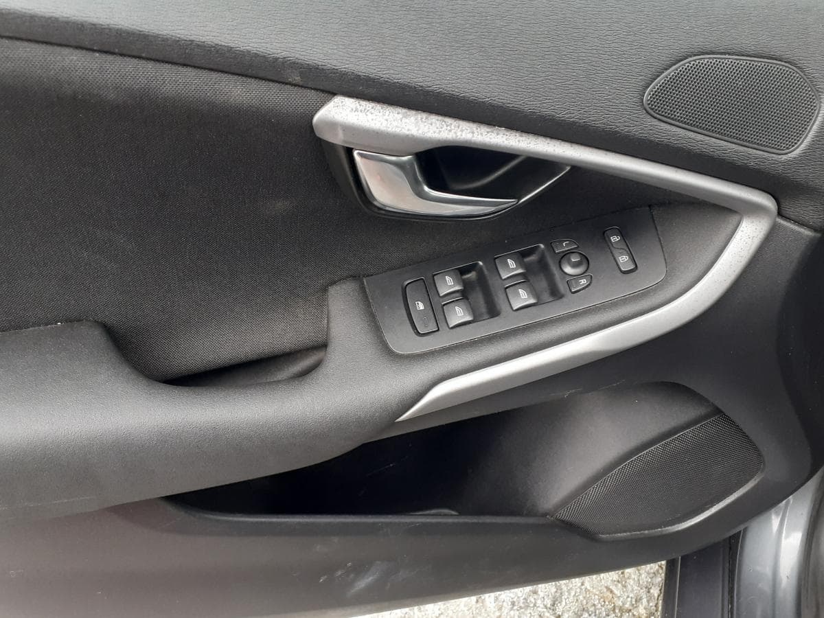 Volvo V40 D2 · Ano 2013 — imagen 17