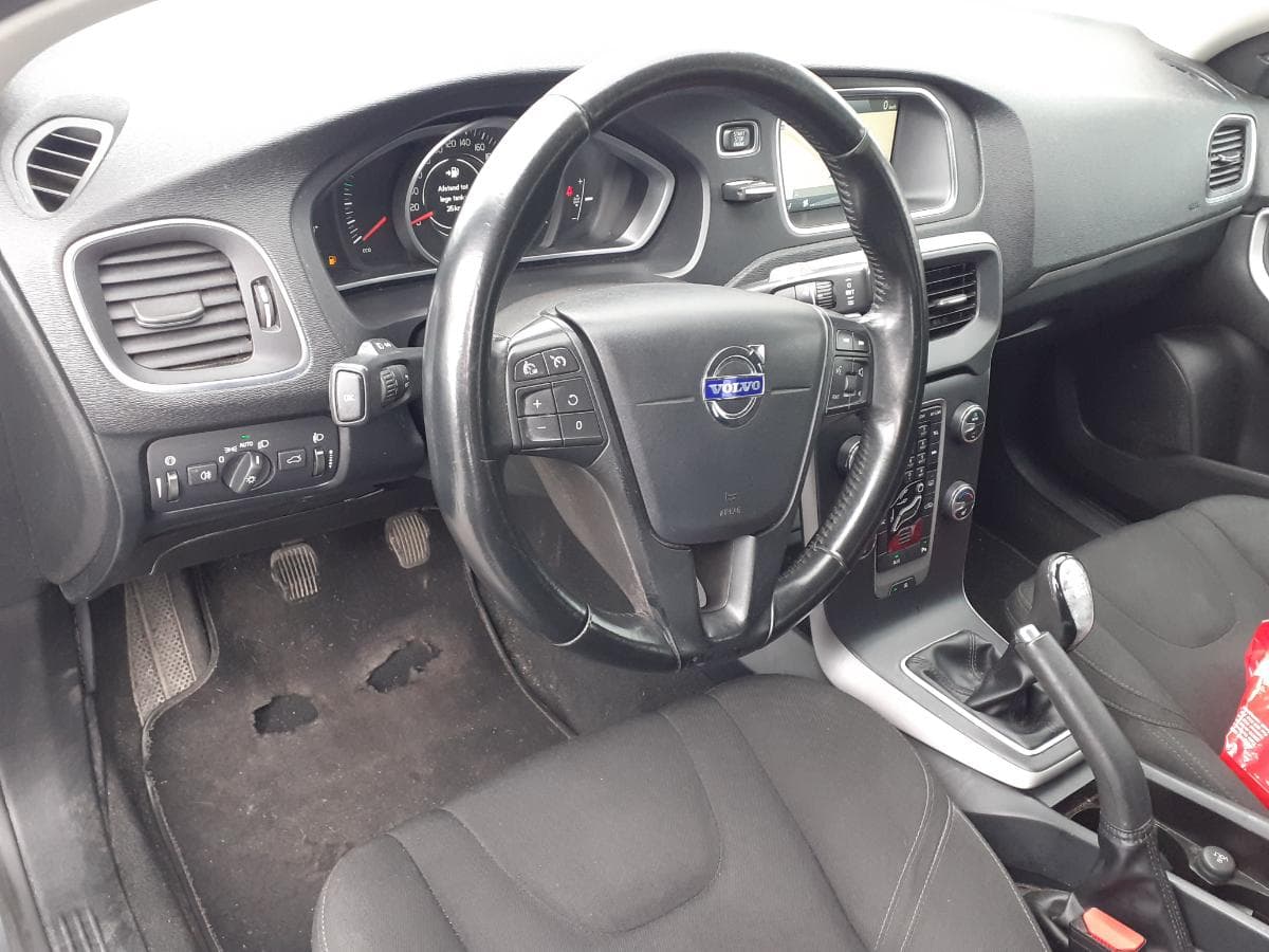 Volvo V40 D2 · Ano 2013 — imagen 19
