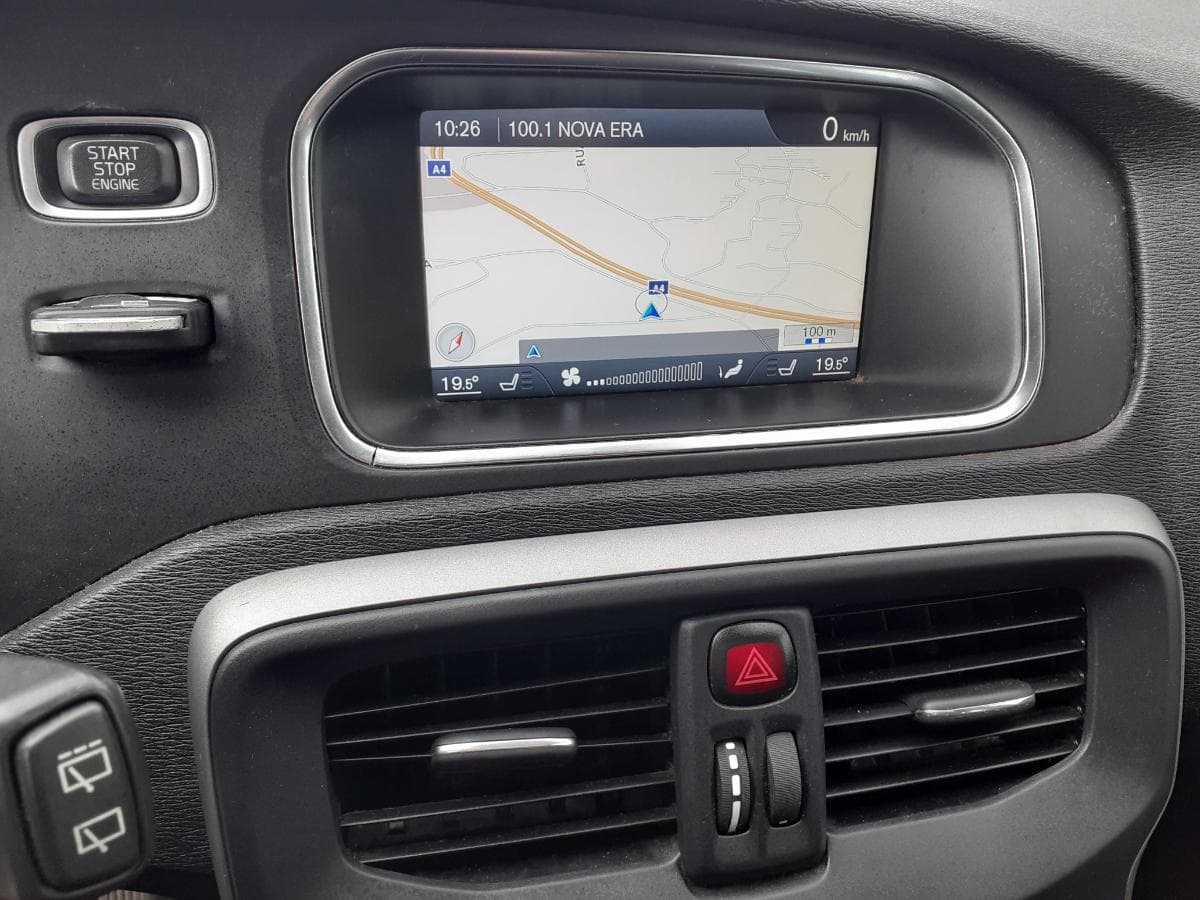 Volvo V40 D2 · Ano 2013 — imagen 20