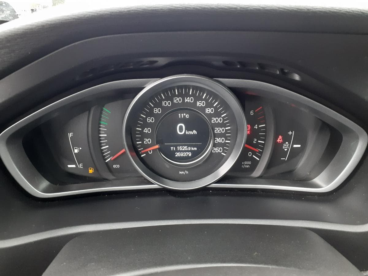 Volvo V40 D2 · Ano 2013 — imagen 23