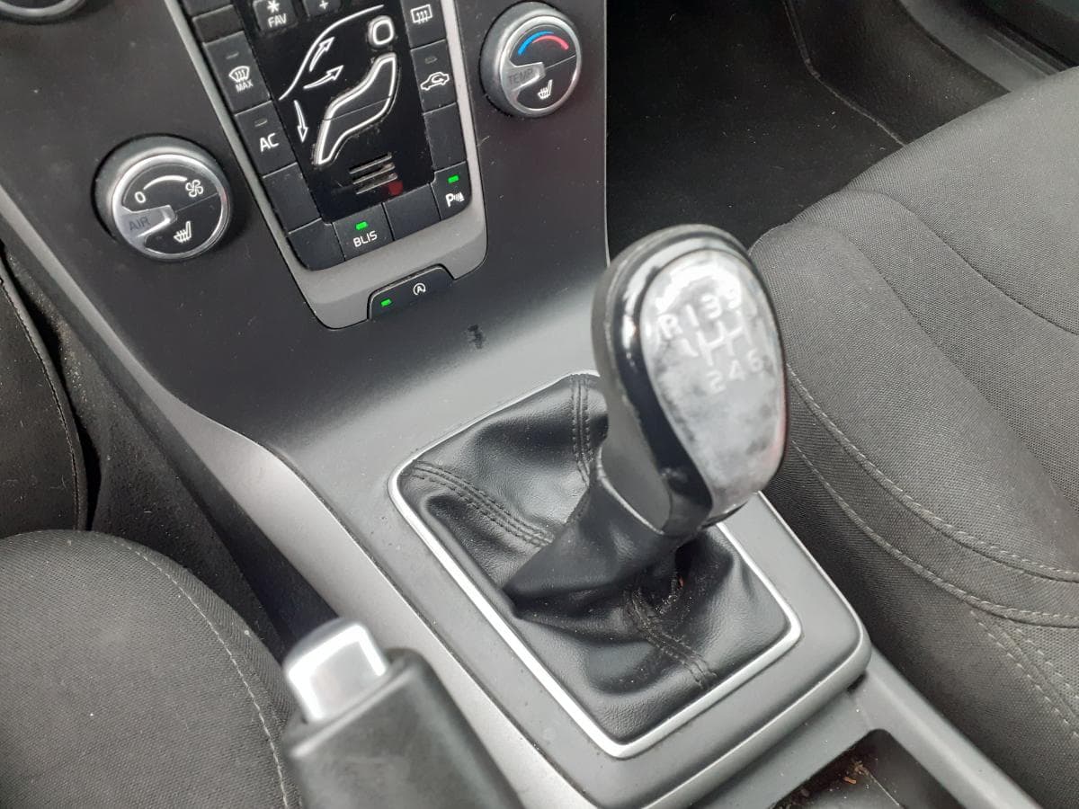 Volvo V40 D2 · Ano 2013 — imagen 24