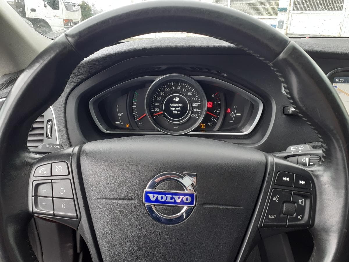 Volvo V40 D2 · Ano 2013 — imagen 26
