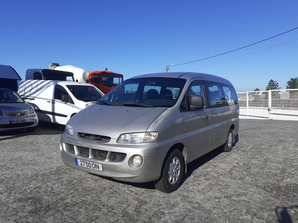 Hyundai H1 2.5 TD · 9 Lugares — imagen 1