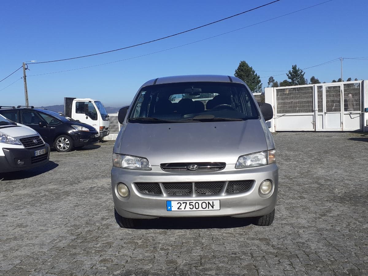 Hyundai H1 2.5 TD · 9 Lugares — imagen 2