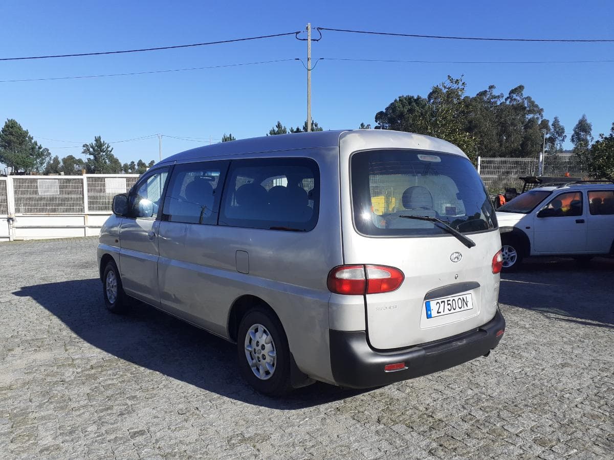 Hyundai H1 2.5 TD · 9 Lugares — imagen 6