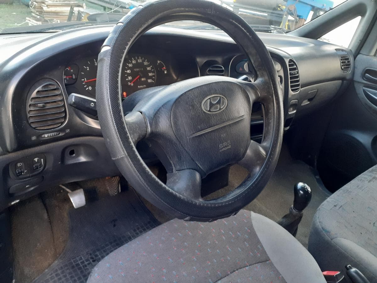 Hyundai H1 2.5 TD · 9 Lugares — imagen 17