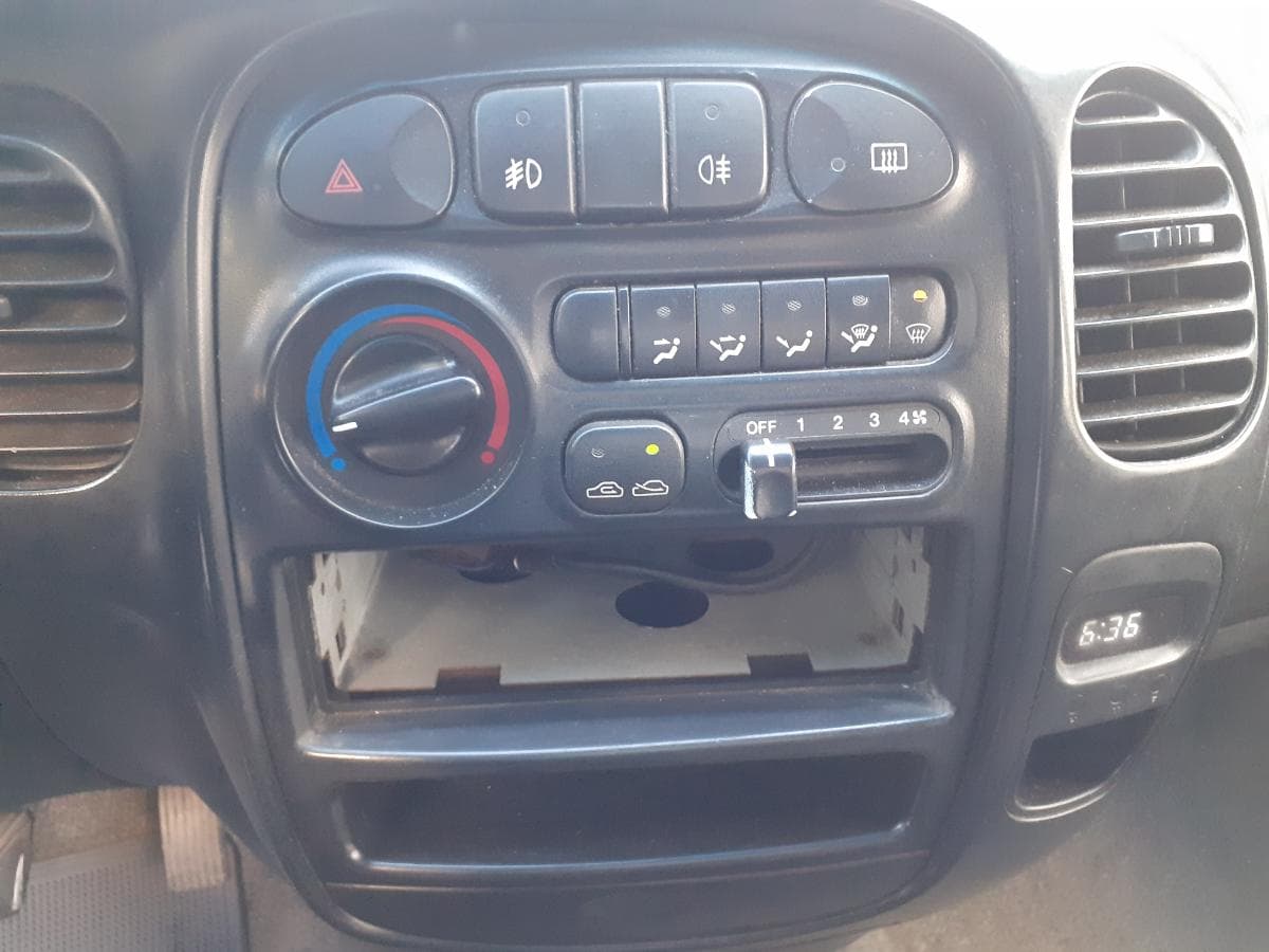 Hyundai H1 2.5 TD · 9 Lugares — imagen 20