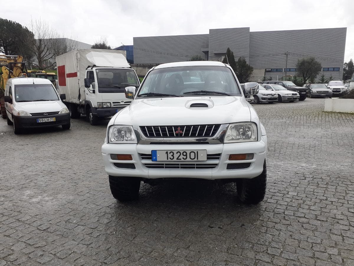 Mitsubishi L200 Strakar 2.5 TD · Ano 1999 — image 2