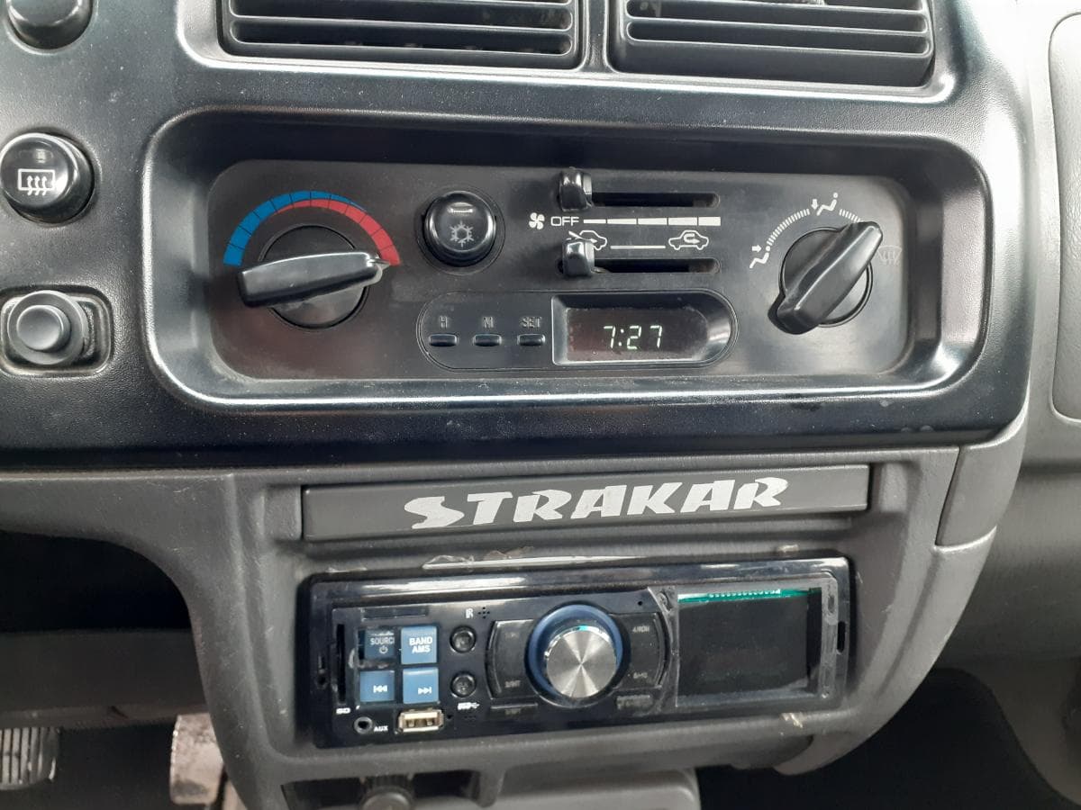 Mitsubishi L200 Strakar 2.5 TD · Ano 1999 — image 13