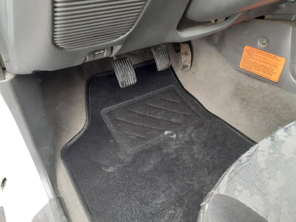 Mitsubishi L200 Strakar 2.5 TD · Ano 1999 — image 15