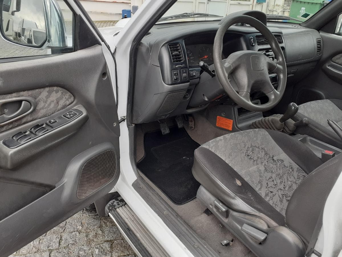 Mitsubishi L200 Strakar 2.5 TD · Ano 1999 — image 12