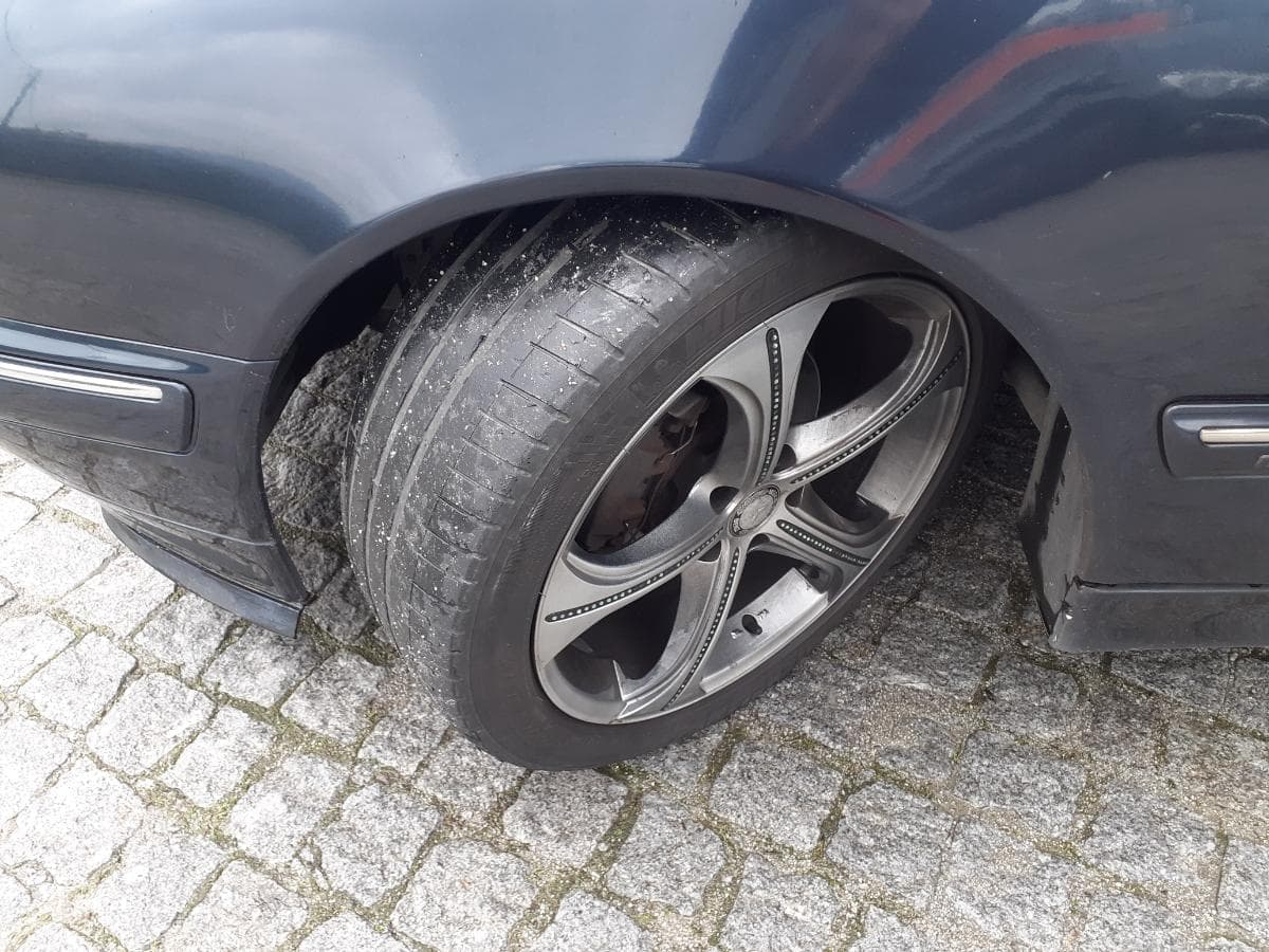 Mercedes-Benz E220 CDI · Ano 2000 — imagen 7