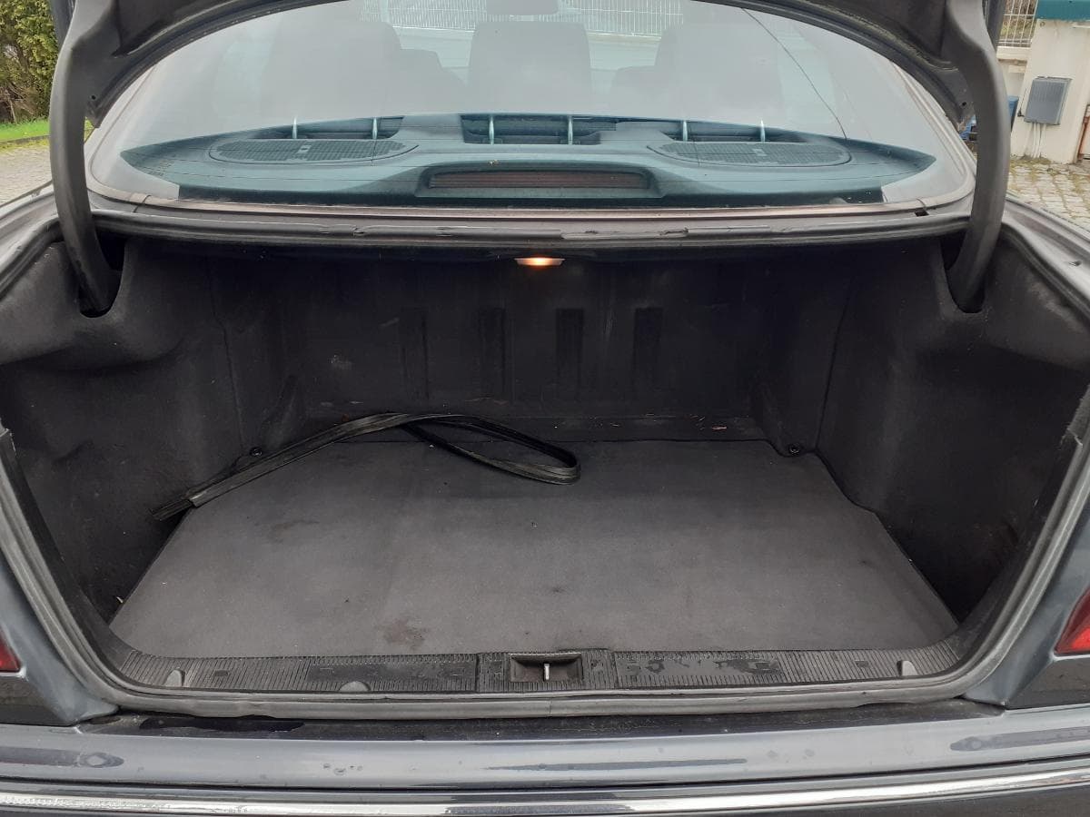 Mercedes-Benz E220 CDI · Ano 2000 — imagen 10