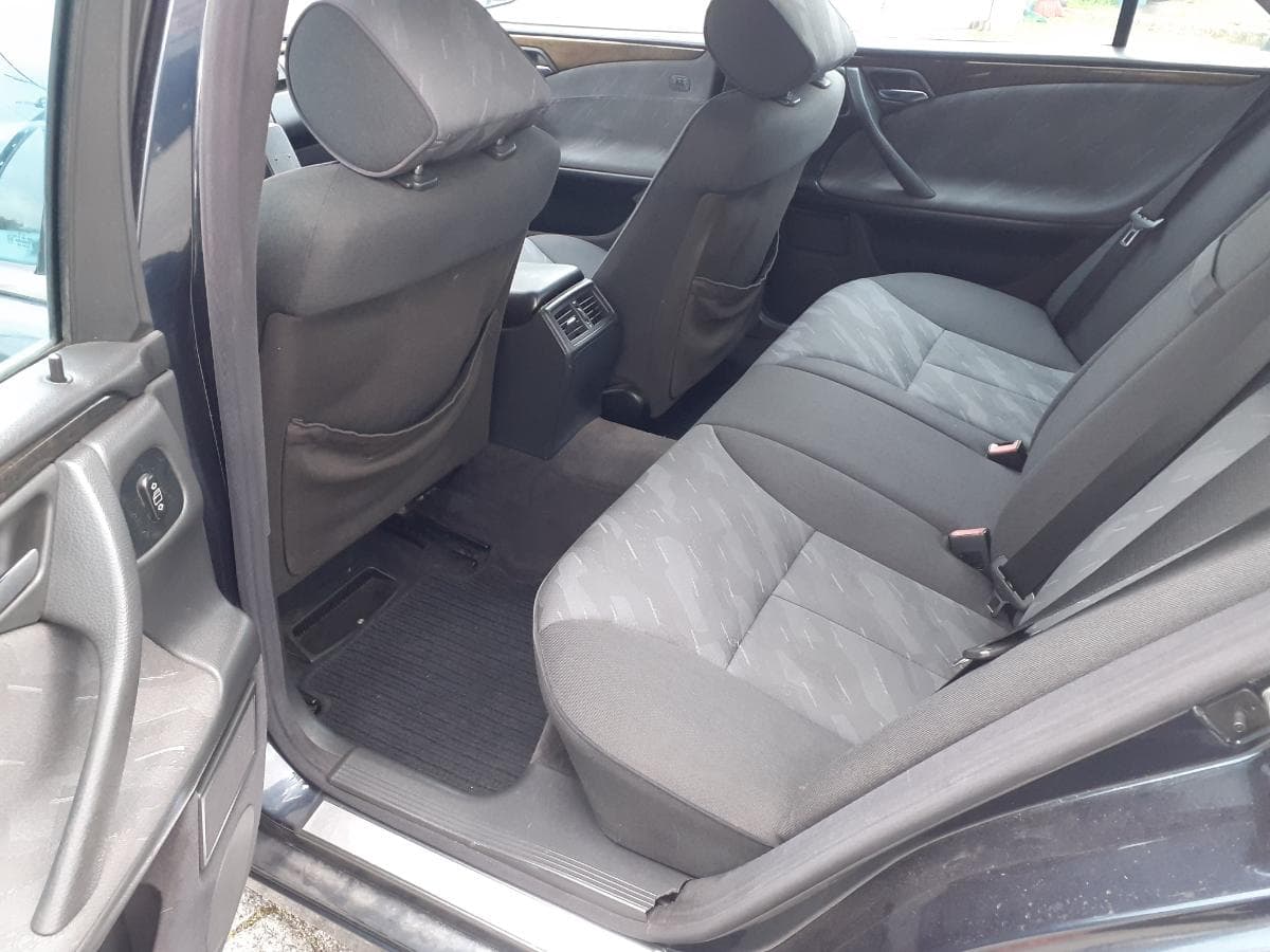 Mercedes-Benz E220 CDI · Ano 2000 — imagen 16