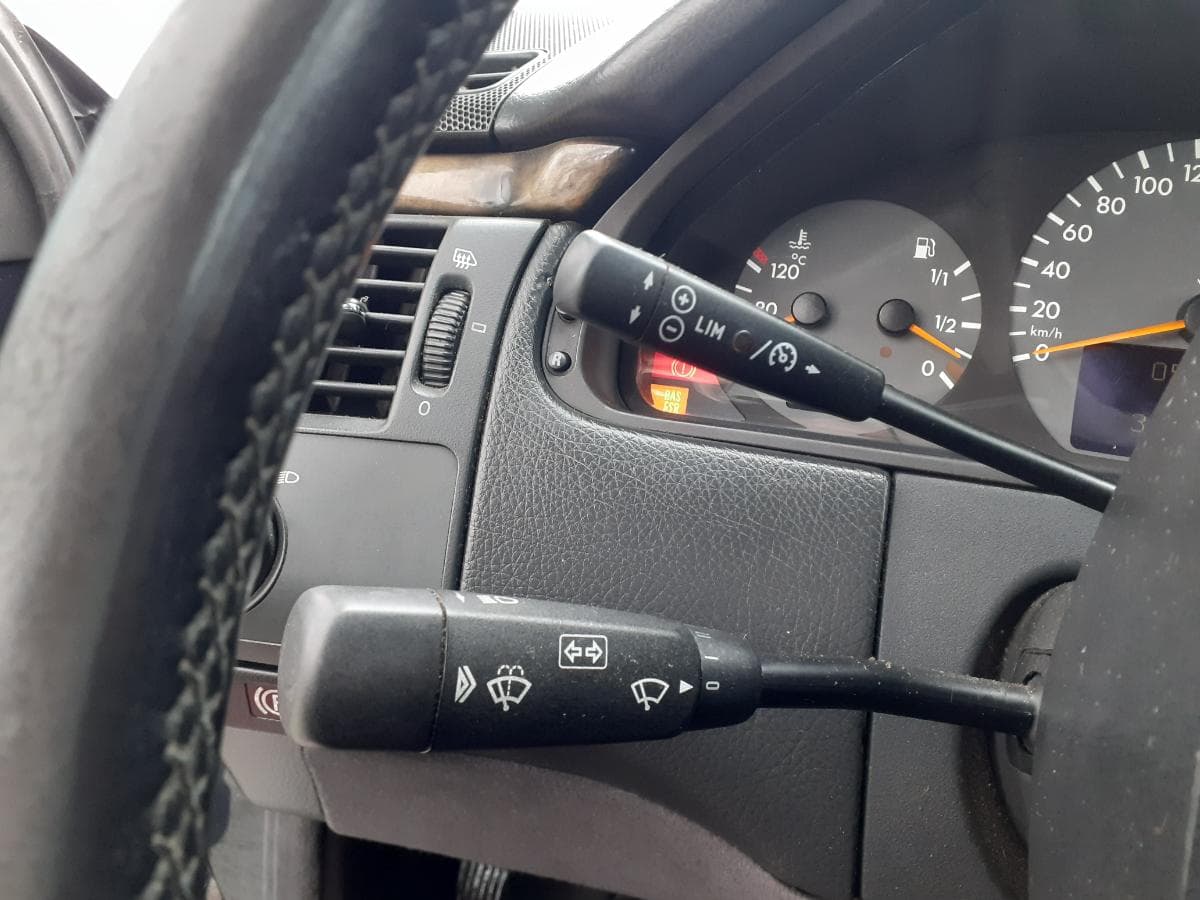 Mercedes-Benz E220 CDI · Ano 2000 — imagen 17