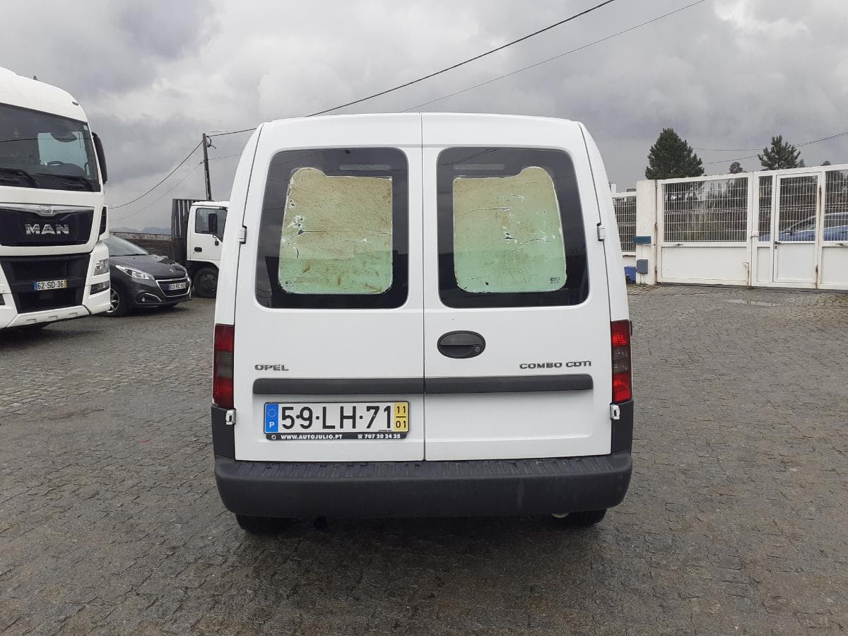 Opel Combo 1.3 CDTI · Ano 2011 — imagen 5