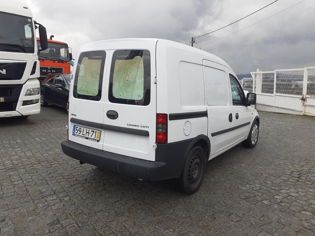 Opel Combo 1.3 CDTI · Ano 2011 — imagen 6