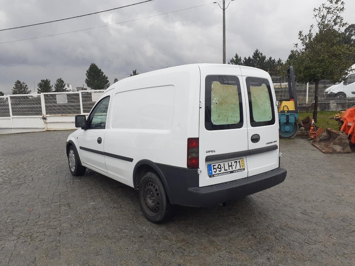 Opel Combo 1.3 CDTI · Ano 2011 — imagen 4