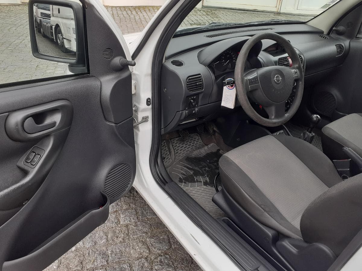 Opel Combo 1.3 CDTI · Ano 2011 — imagen 12