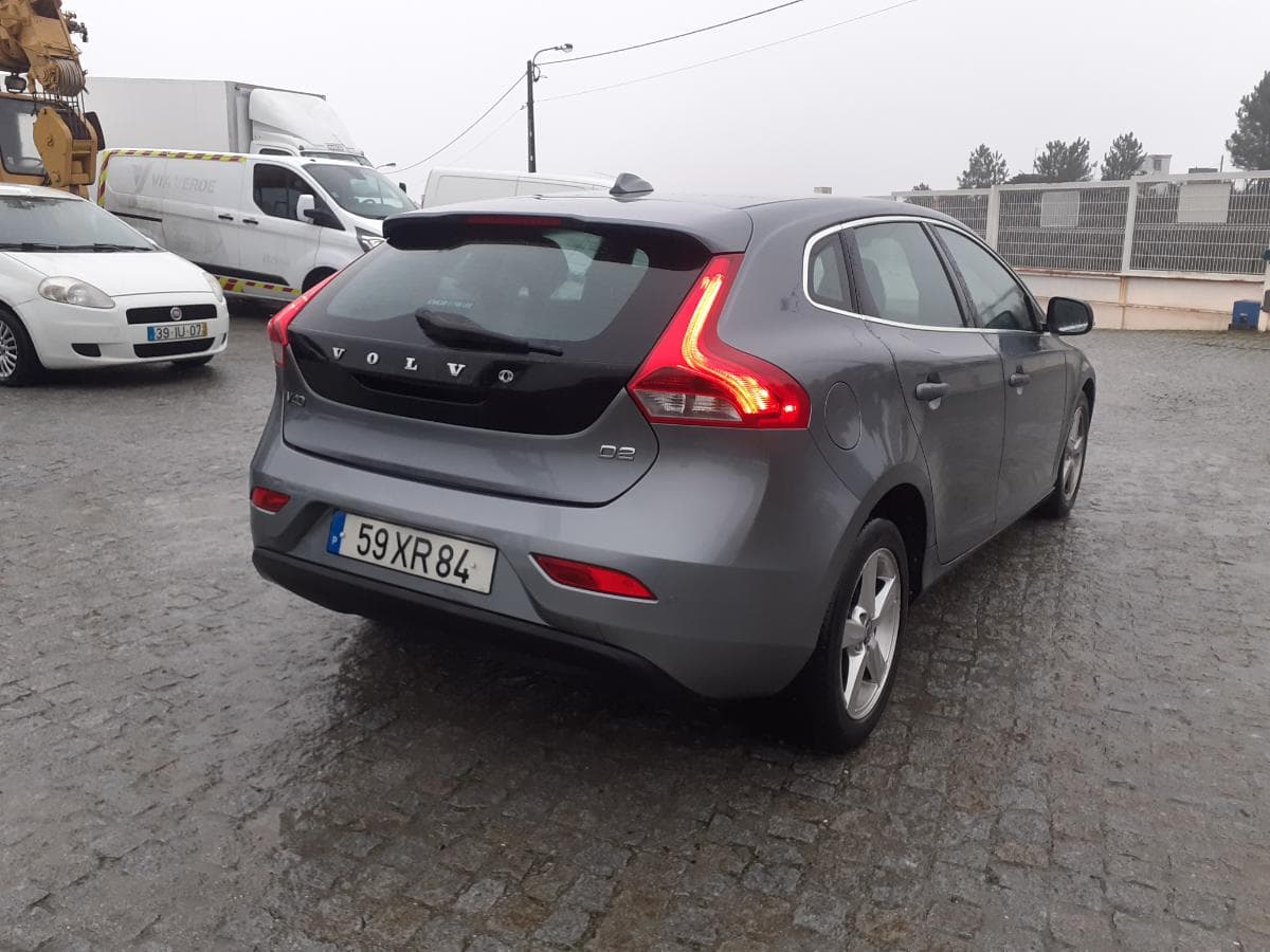 Volvo V40 · Ano 2015   59-XR-84 · — imagen 4