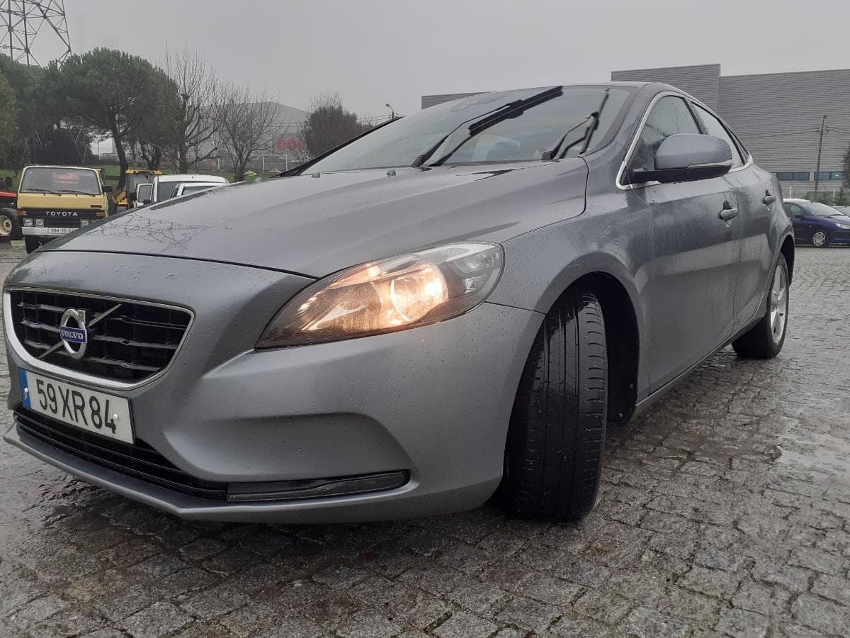 Volvo V40 · Ano 2015   59-XR-84 · — imagen 8