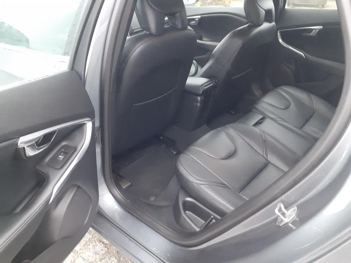 Volvo V40 · Ano 2015   59-XR-84 · — imagen 14