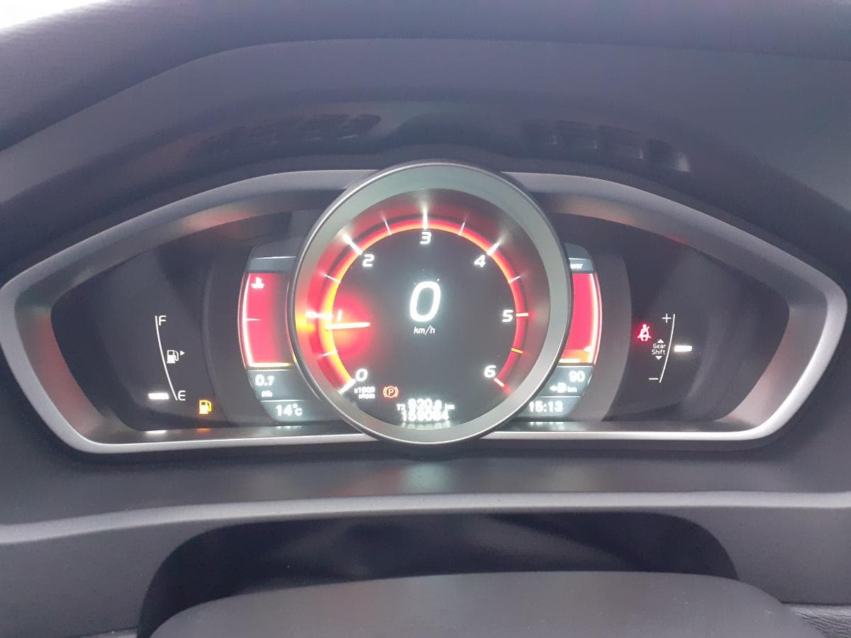 Volvo V40 · Ano 2015   59-XR-84 · — imagen 21