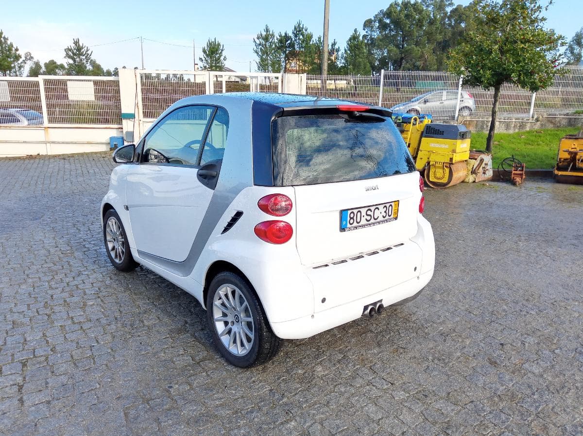 Smart Fortwo Coupé · Ano 2011 — imagem 4