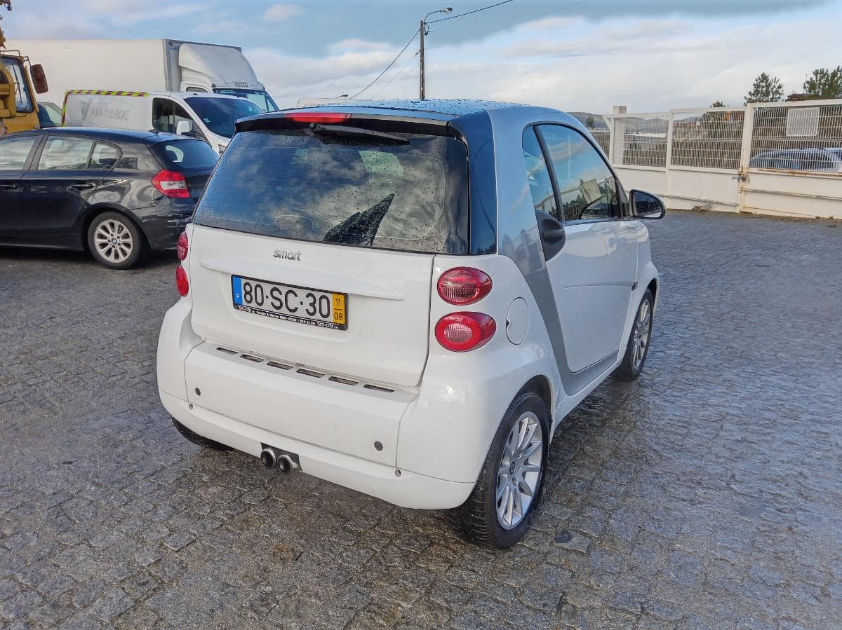 Smart Fortwo Coupé · Ano 2011 — imagem 6