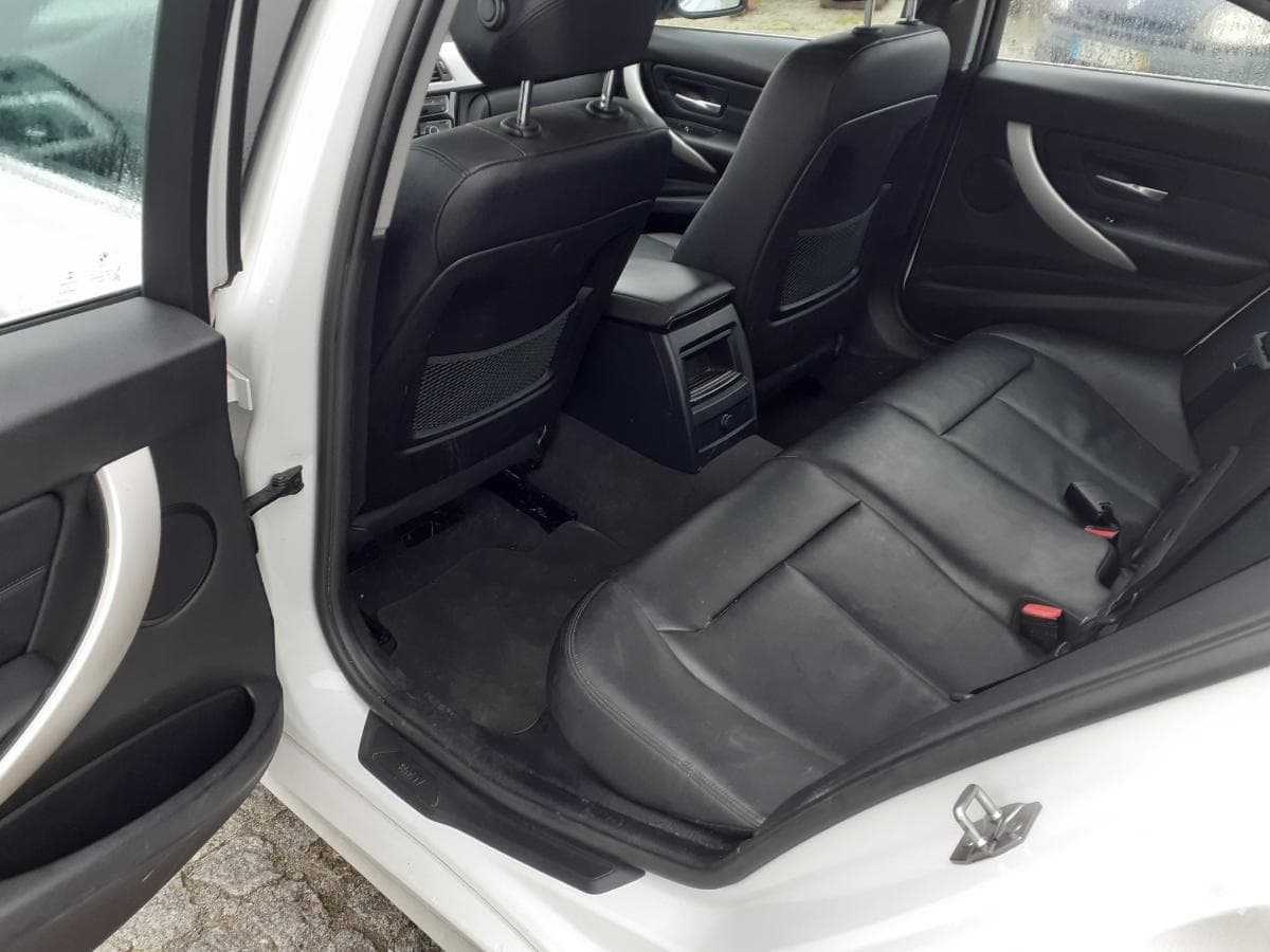 BMW 316D · Ano 2015 — imagen 17