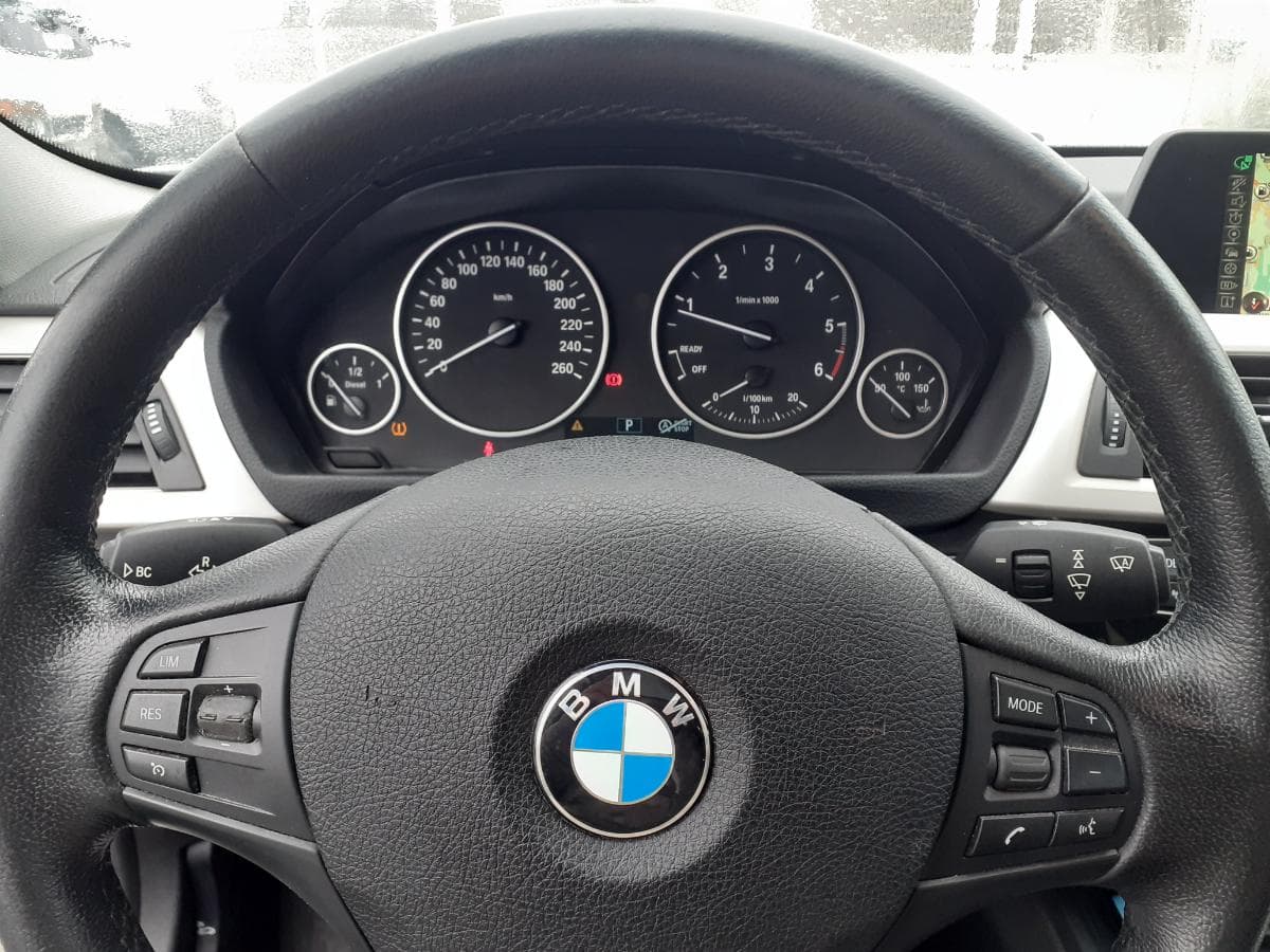 BMW 316D · Ano 2015 — imagen 25
