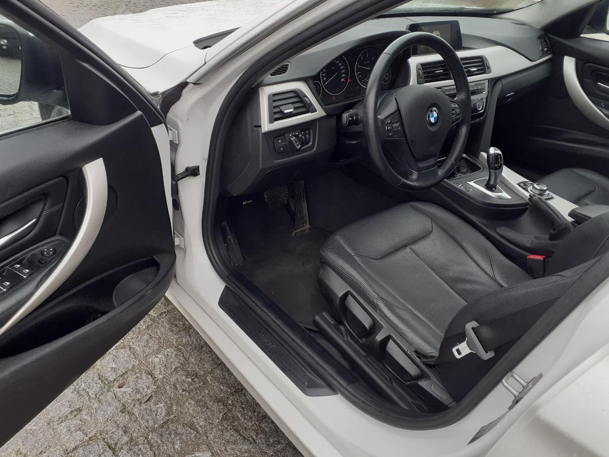 BMW 316D · Ano 2015 — imagen 16