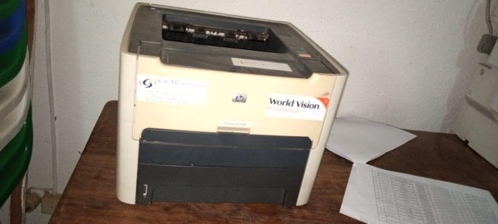HP Laserjet P2050dn  + Impresora HP Laserjet P1320  + HP Laserjet P2055dn ·