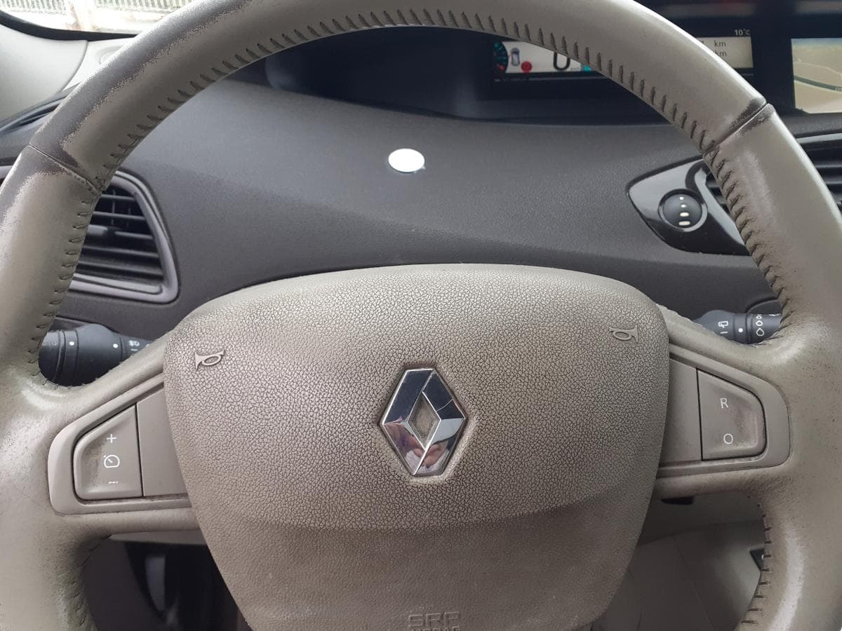 Renault Grand Scénic 1.6 DCI · Ano 2011 — imagem 25