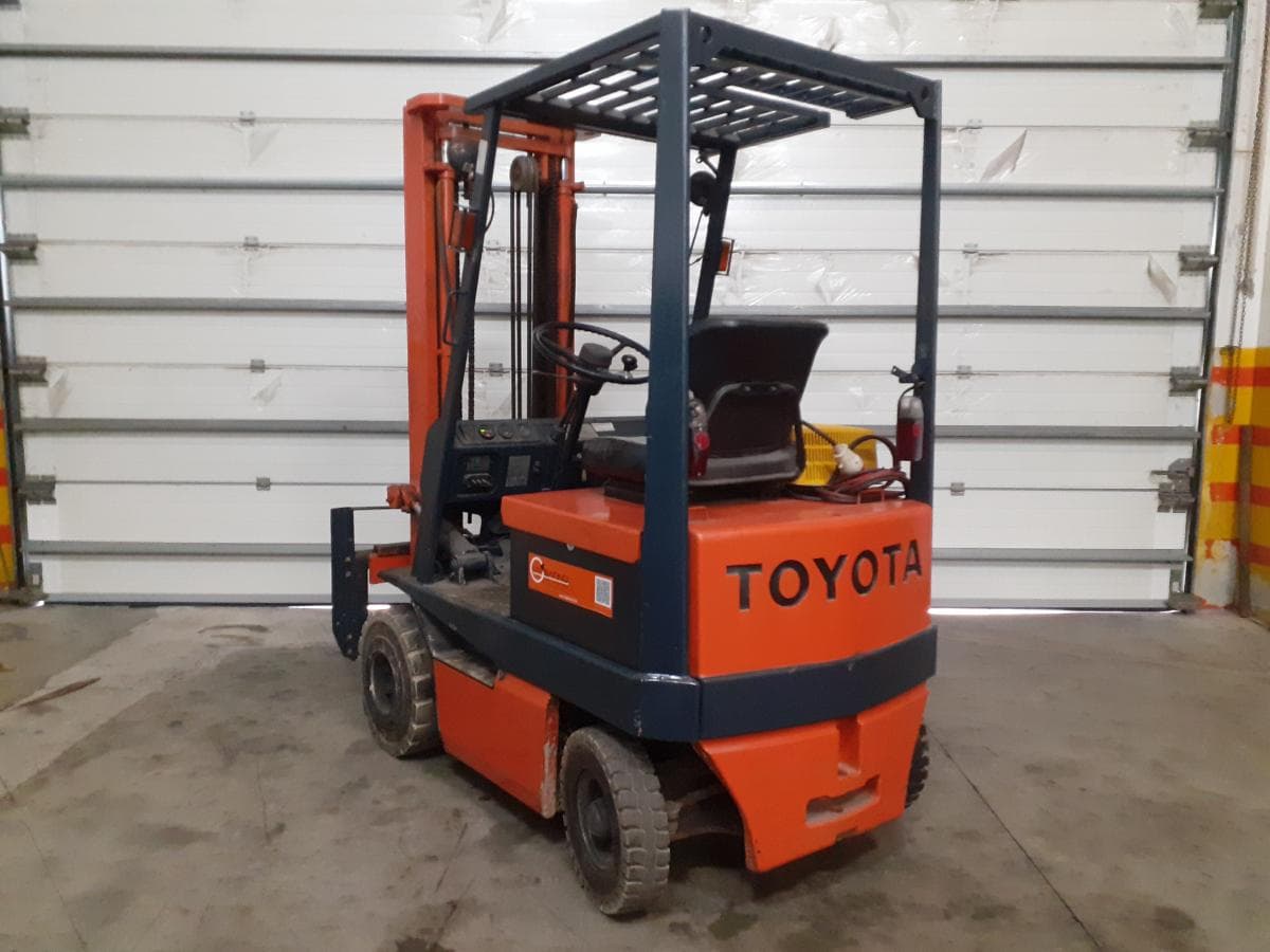 Empilhador Toyota Eléctrico 1500 KG — image 3