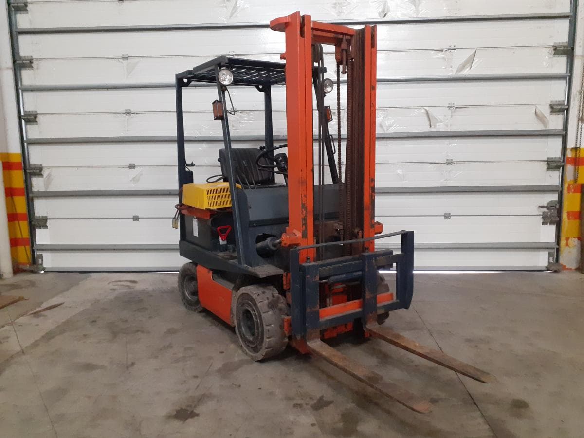 Empilhador Toyota Eléctrico 1500 KG — image 2