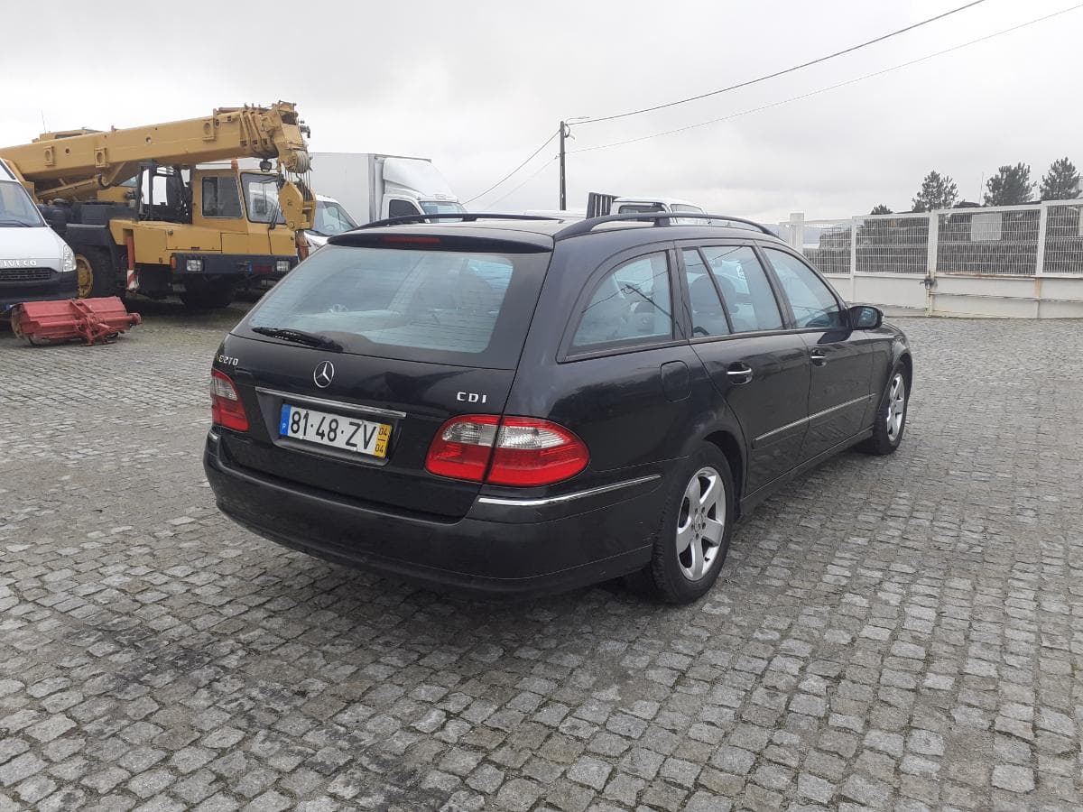 Mercedes E 270 CDI · Ano 2004 — image 4