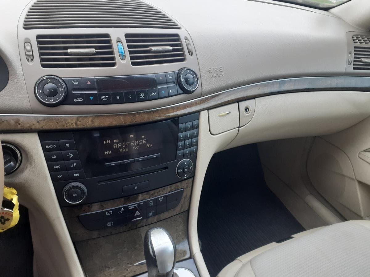 Mercedes E 270 CDI · Ano 2004 — image 15