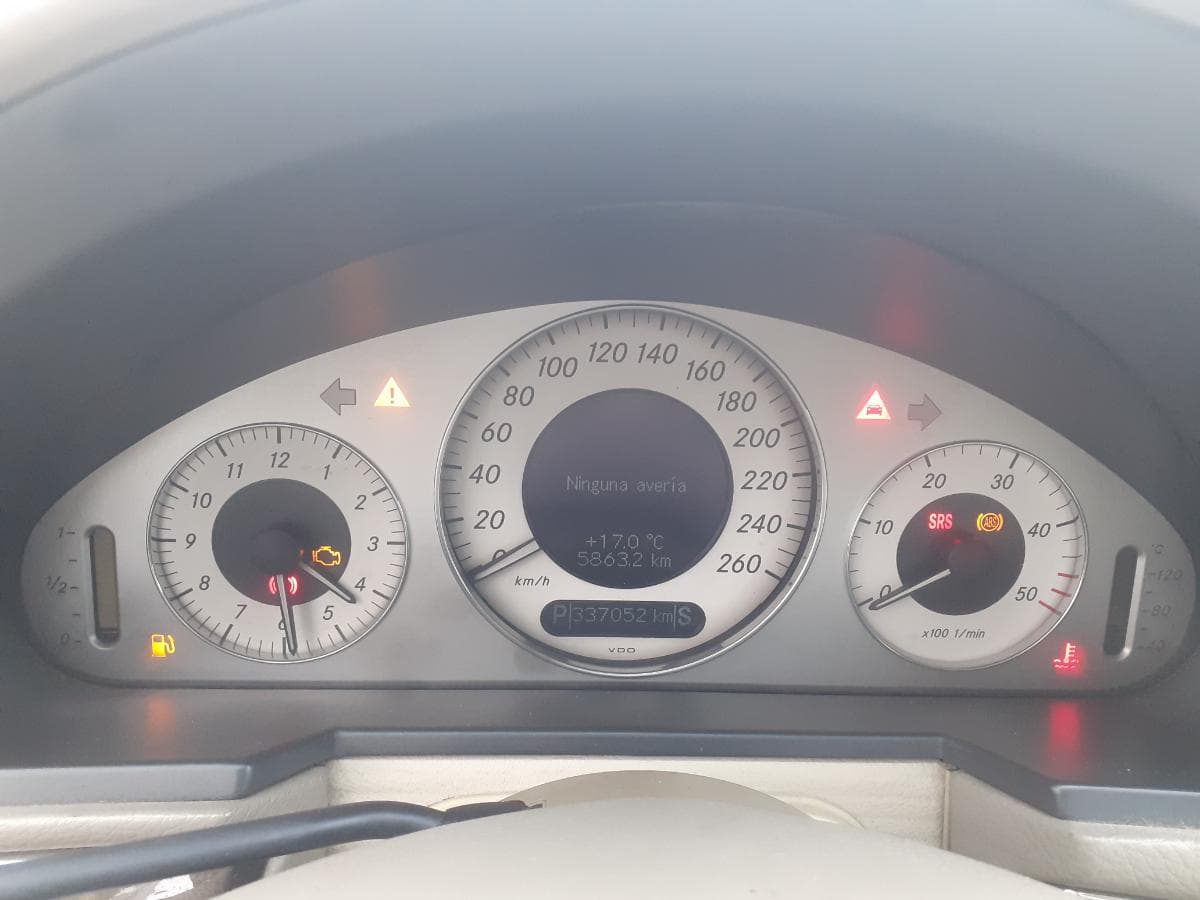 Mercedes E 270 CDI · Ano 2004 — image 19