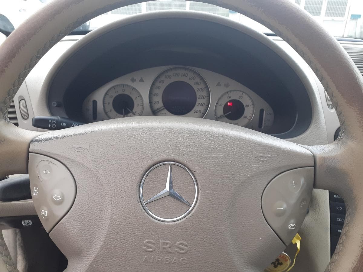 Mercedes E 270 CDI · Ano 2004 — image 22